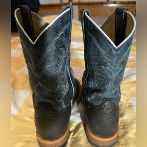 Black Bullhide Boots/ Monet Turquoise Top/ Roper Heel